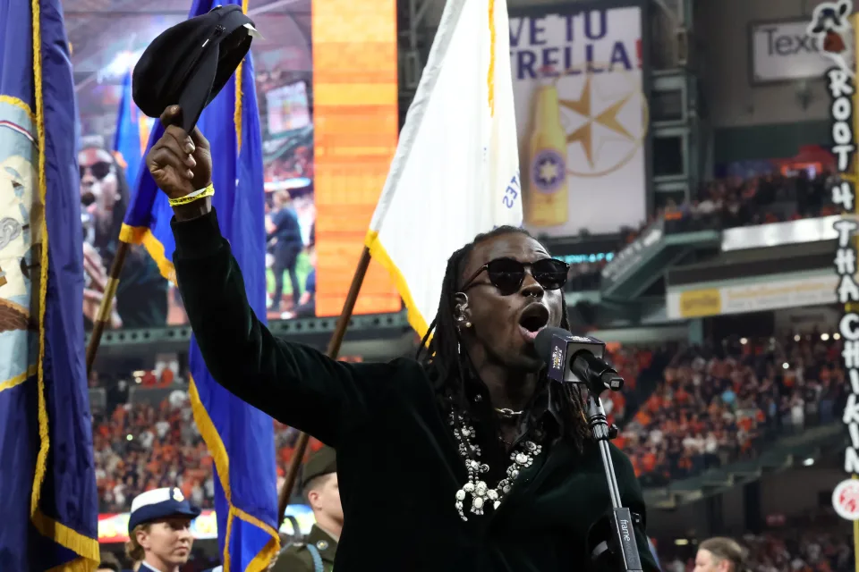World Series 2022: Black Pumas singer Eric Burton delivers error-filled performance of national anthem
